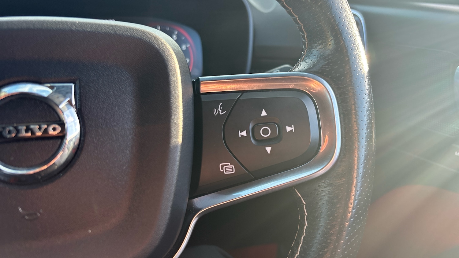 Used Volvo XC40 2018 for sale - 76649916: Photo 39