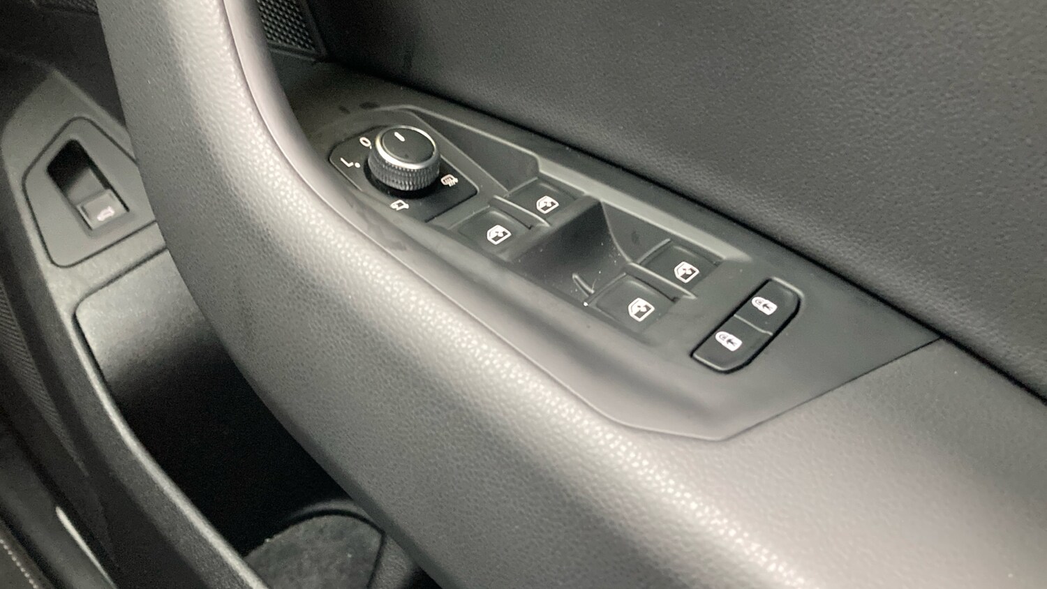 Used Volkswagen Touareg 2025 for sale - 77336435: Photo 32