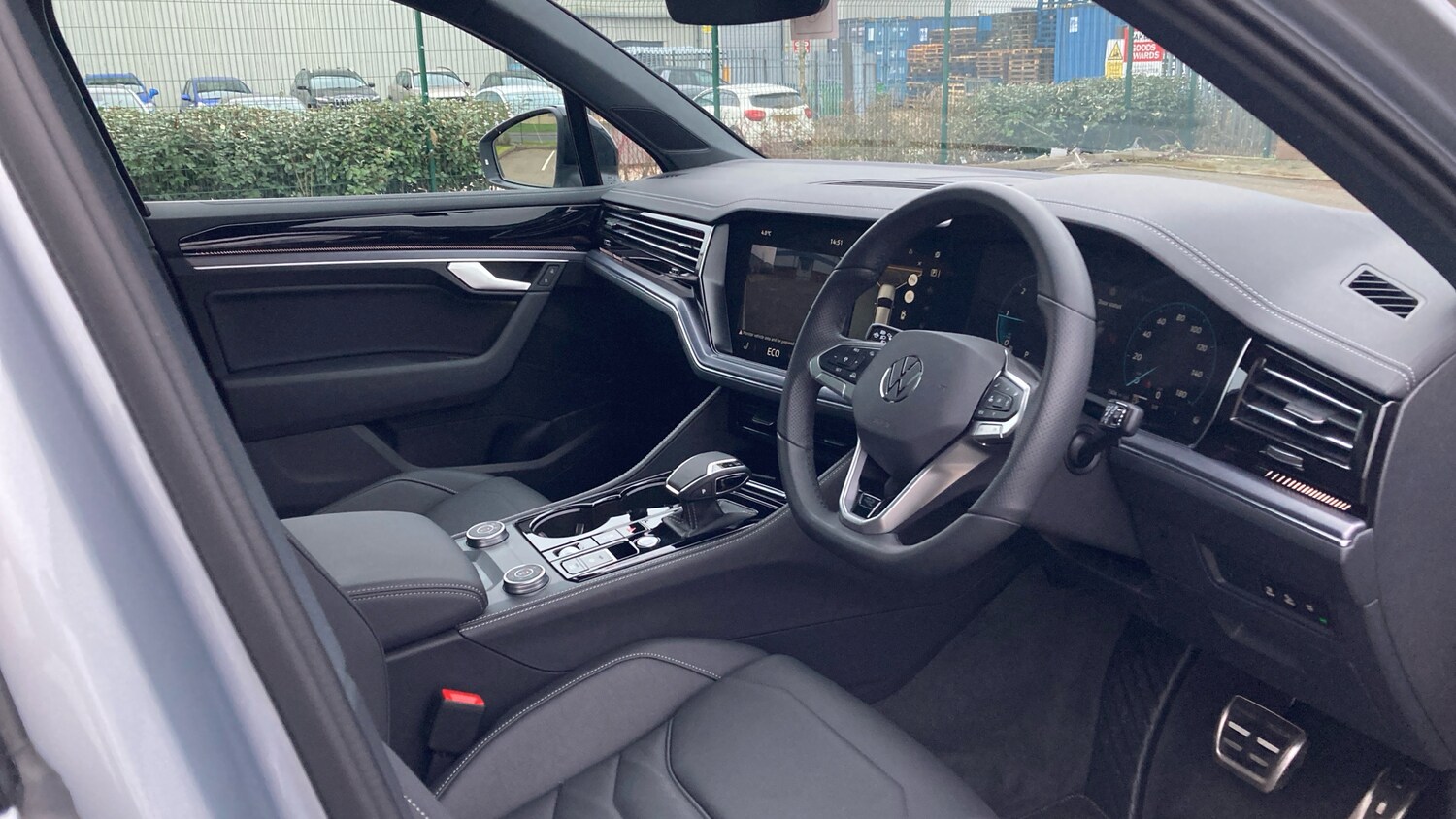 Used Volkswagen Touareg 2025 for sale - 77336435: Photo 33