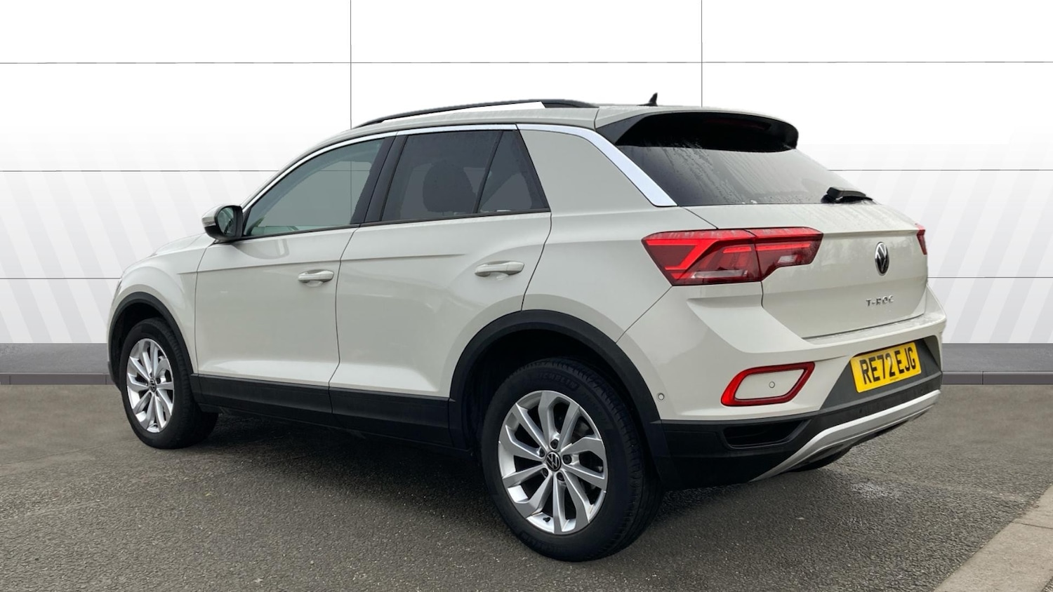 Used Volkswagen T-Roc 2023 for sale - 76807003: Photo 2