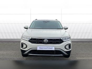 Used Volkswagen T-Roc 2023 for sale - 76807003: Photo
