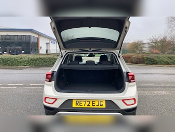 Used Volkswagen T-Roc 2023 for sale - 76807003: Photo