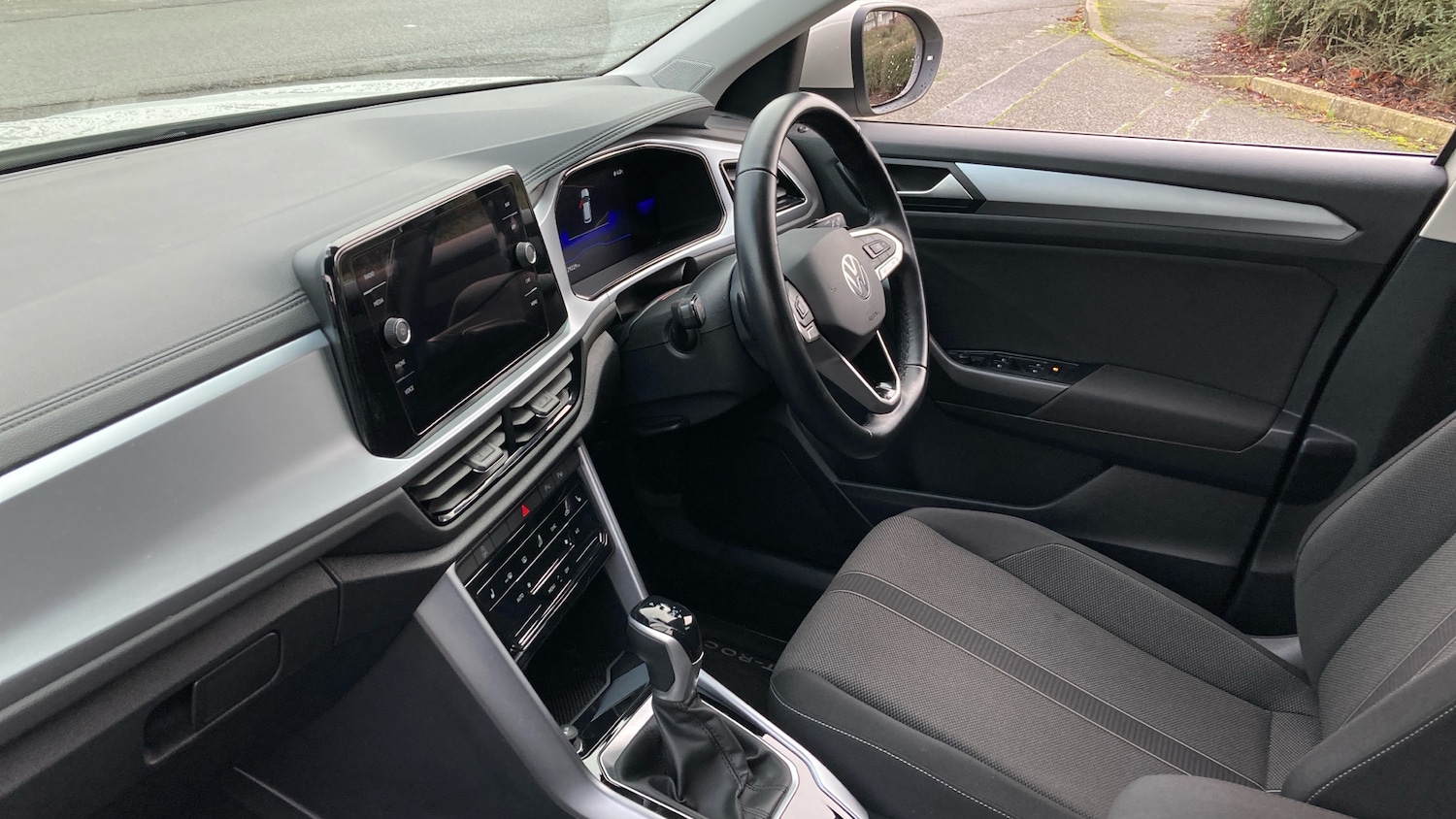 Used Volkswagen T-Roc 2023 for sale - 76807003: Photo 9