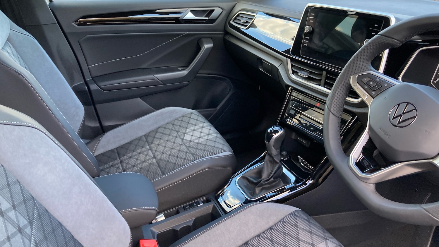 Used Volkswagen T-Roc 2025 for sale - 76063677: Photo 14
