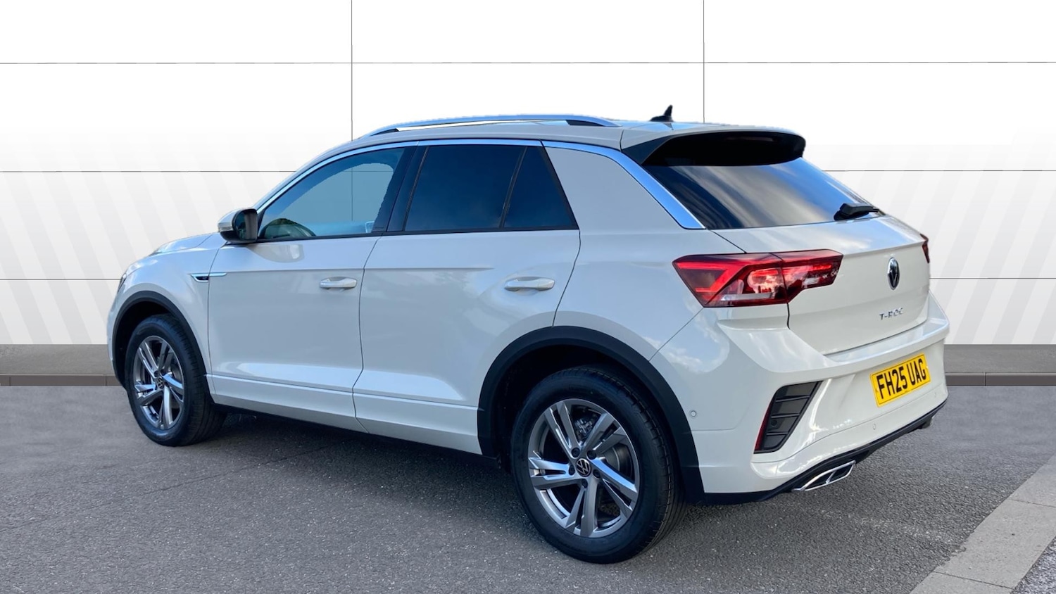 Used Volkswagen T-Roc 2025 for sale - 76063677: Photo 2