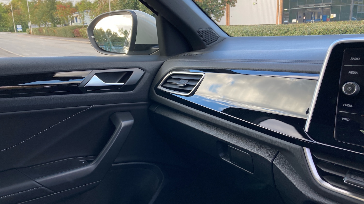 Used Volkswagen T-Roc 2025 for sale - 76063677: Photo 22