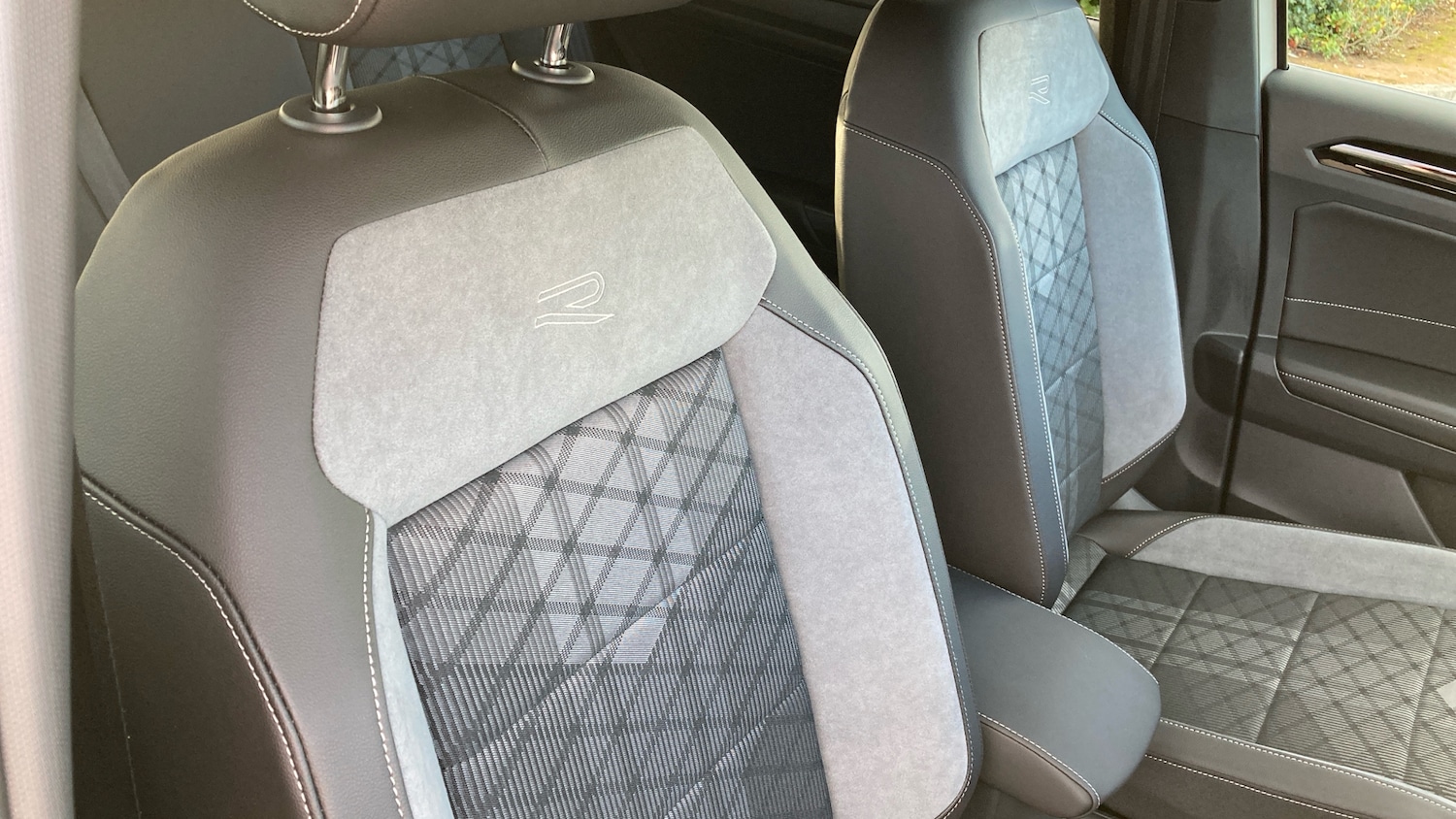 Used Volkswagen T-Roc 2025 for sale - 76063677: Photo 45