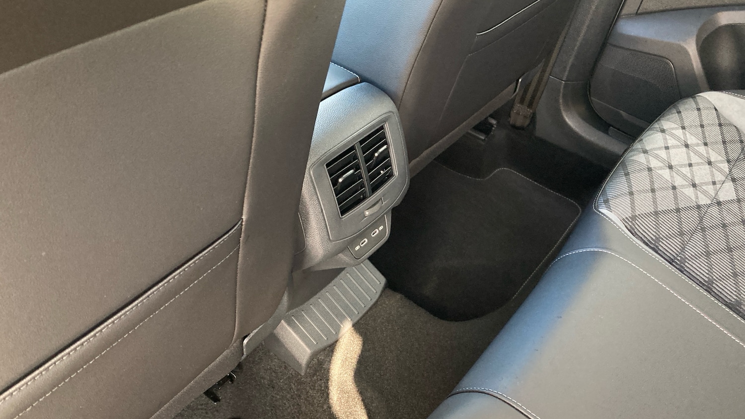 Used Volkswagen T-Roc 2025 for sale - 76063677: Photo 54