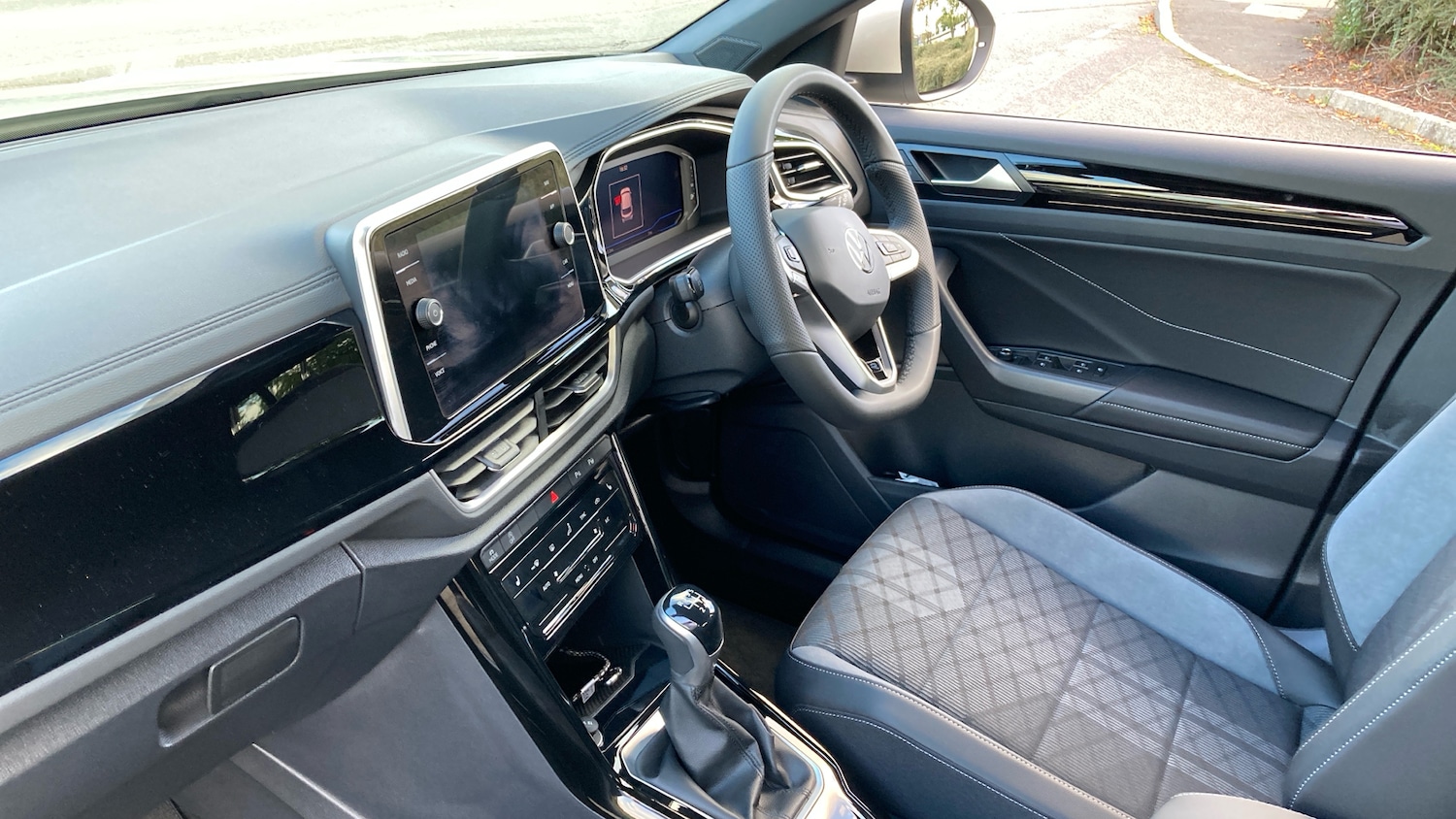 Used Volkswagen T-Roc 2025 for sale - 76063677: Photo 9
