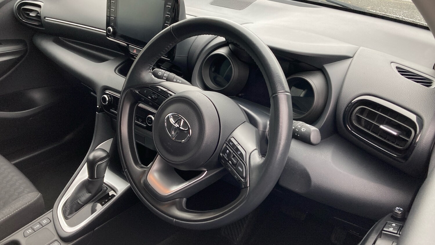 Used Toyota Yaris 2022 for sale - 76596104: Photo 11