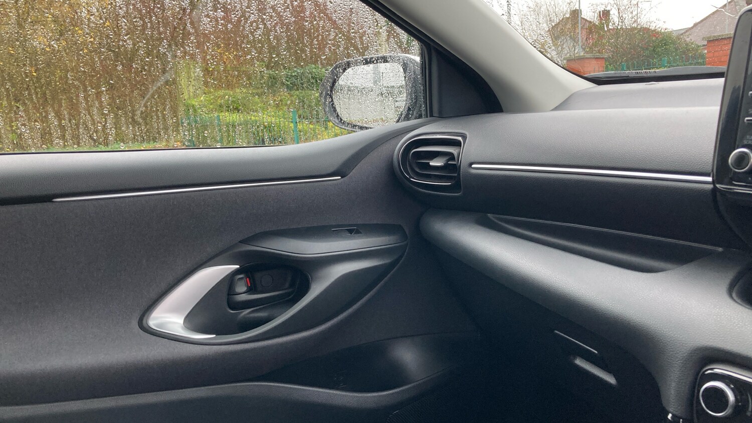 Used Toyota Yaris 2022 for sale - 76596104: Photo 22