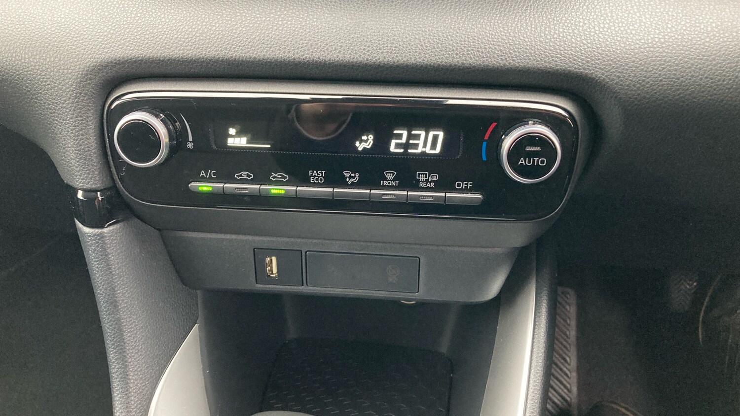 Used Toyota Yaris 2022 for sale - 76596104: Photo 26