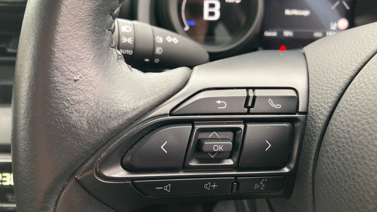 Used Toyota Yaris 2022 for sale - 76596104: Photo 29