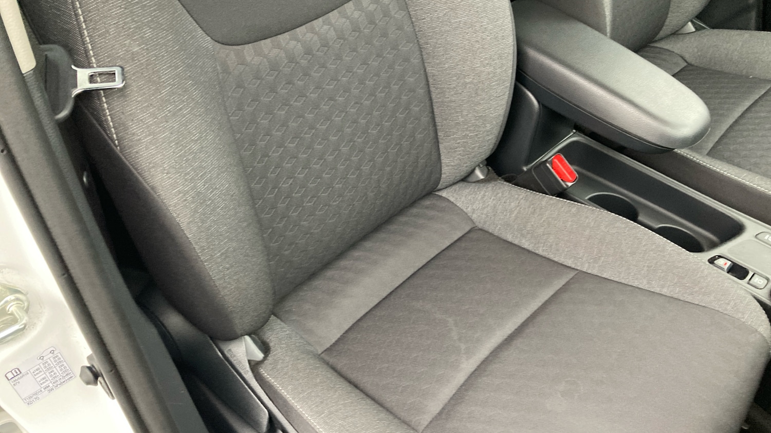 Used Toyota Yaris 2022 for sale - 76596104: Photo 38