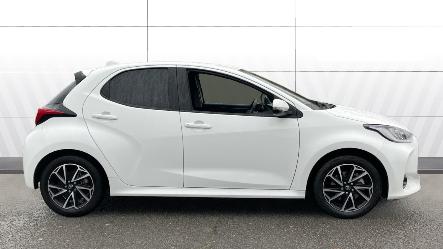 Used Toyota Yaris 2022 for sale - 76596104: Photo 5