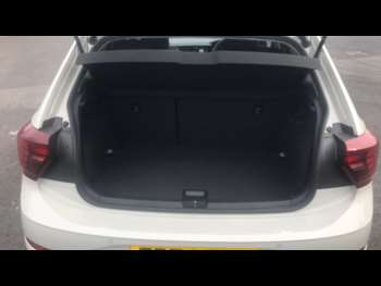 Used Volkswagen Polo 2024 for sale - 74127006: Photo