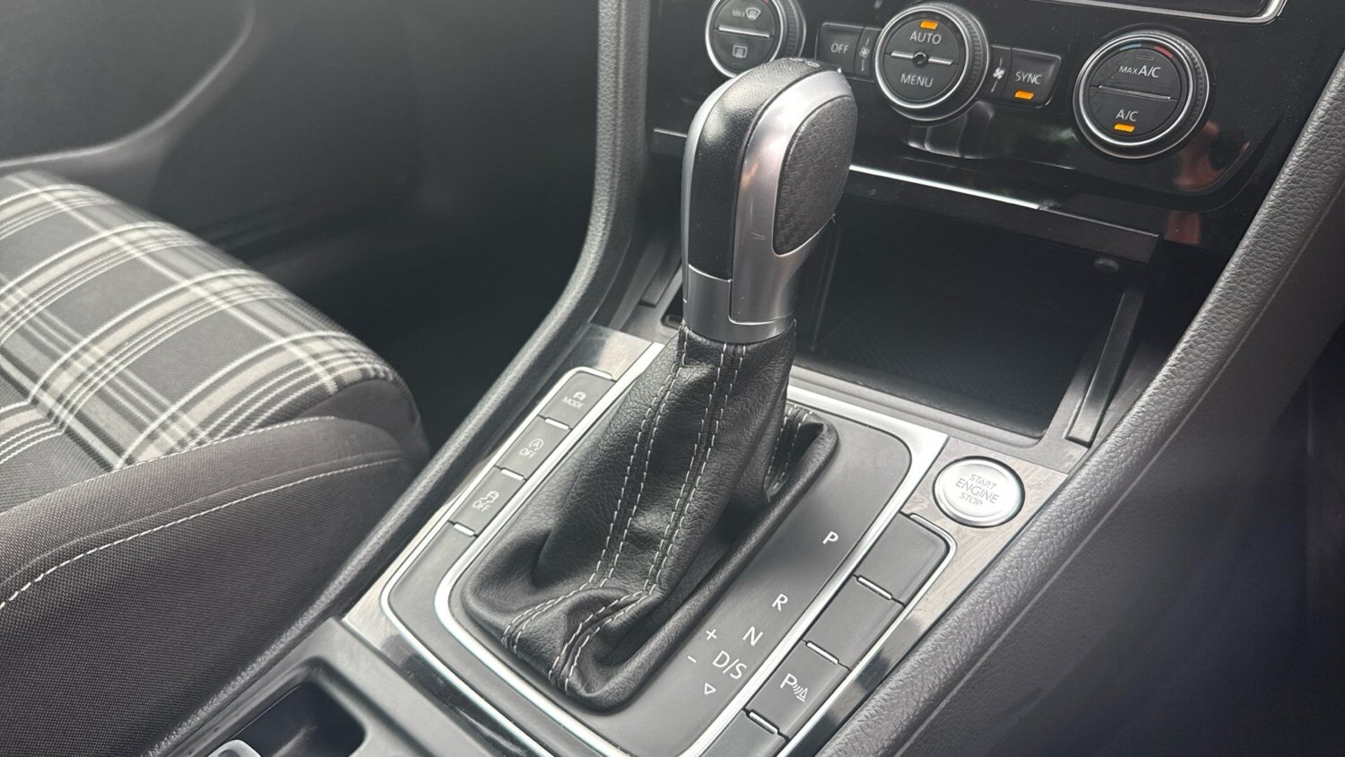2019 Volkswagen Golf 2.0 TDI 184 GTD 5dr DSG Diesel Hatchback Hatchback Diesel A - Picture 13 of 24