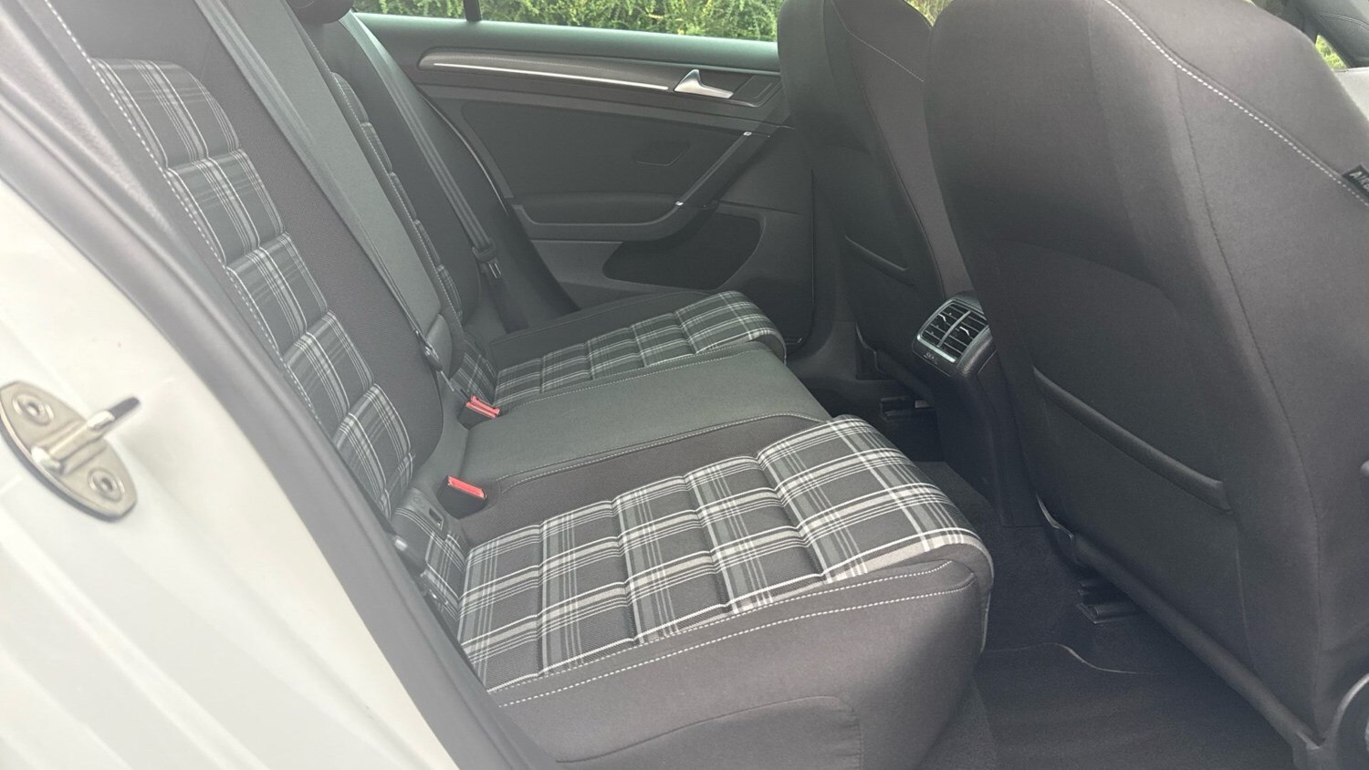 2019 Volkswagen Golf 2.0 TDI 184 GTD 5dr DSG Diesel Hatchback Hatchback Diesel A - Picture 16 of 24