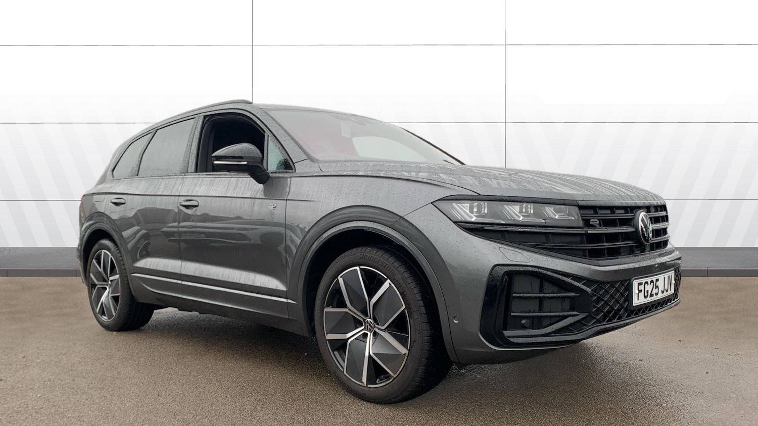 Used Volkswagen Touareg 2025 for sale - 76637623: Photo 1