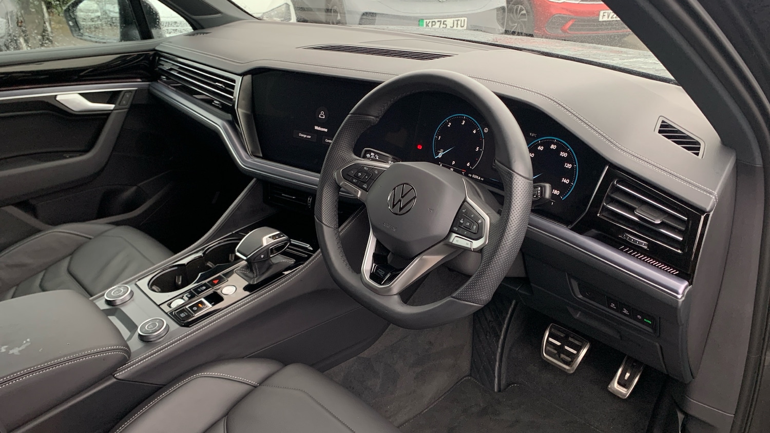 Used Volkswagen Touareg 2025 for sale - 76637623: Photo 11