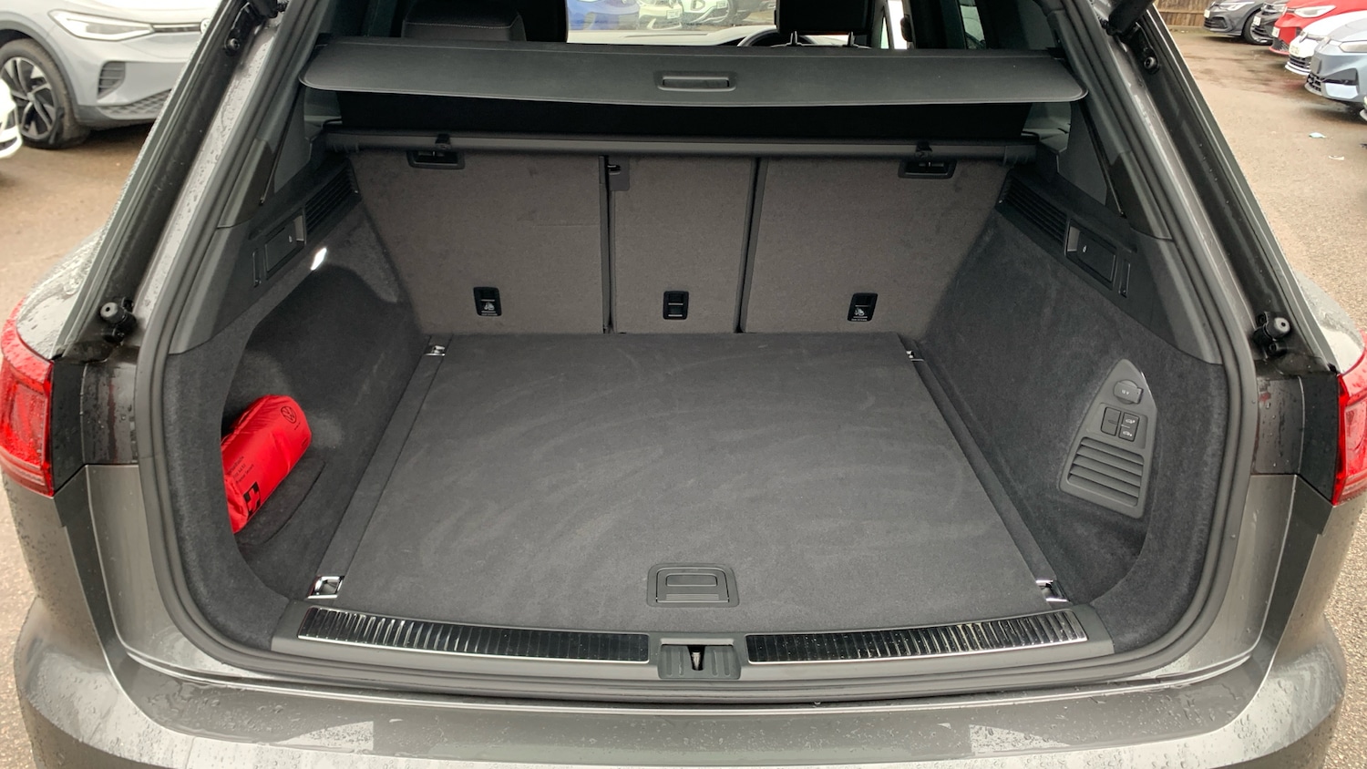 Used Volkswagen Touareg 2025 for sale - 76637623: Photo 4