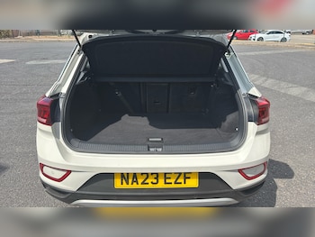 Used Volkswagen T-Roc 2023 for sale - 79320595: Photo