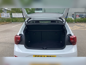 Used Volkswagen Polo 2024 for sale - 78502332: Photo