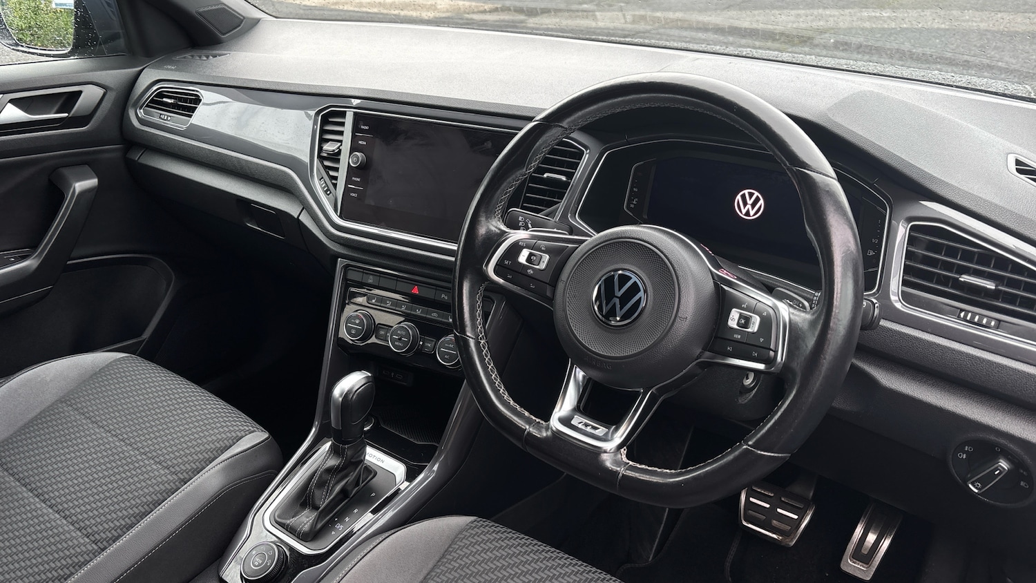 Used Volkswagen T-Roc 2020 for sale - 76980723: Photo 11