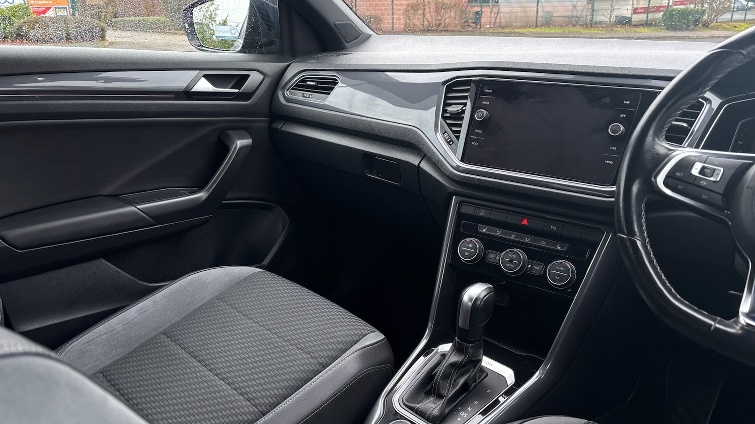 Used Volkswagen T-Roc 2020 for sale - 76980723: Photo 14