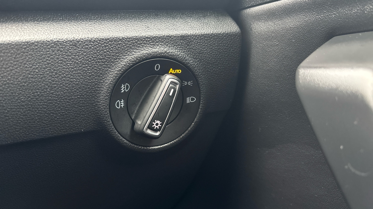 Used Volkswagen T-Roc 2020 for sale - 76980723: Photo 35