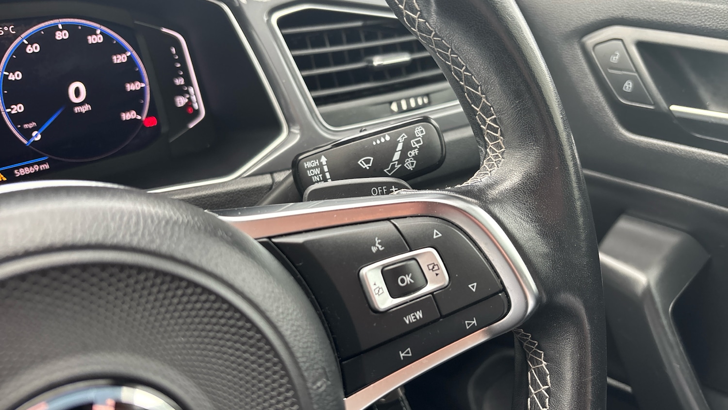 Used Volkswagen T-Roc 2020 for sale - 76980723: Photo 38