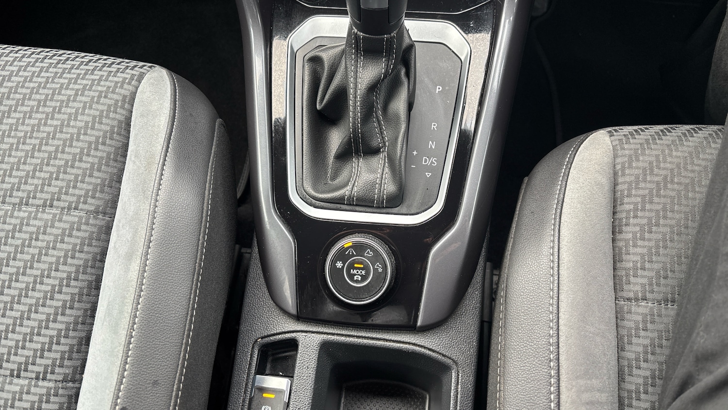 Used Volkswagen T-Roc 2020 for sale - 76980723: Photo 40