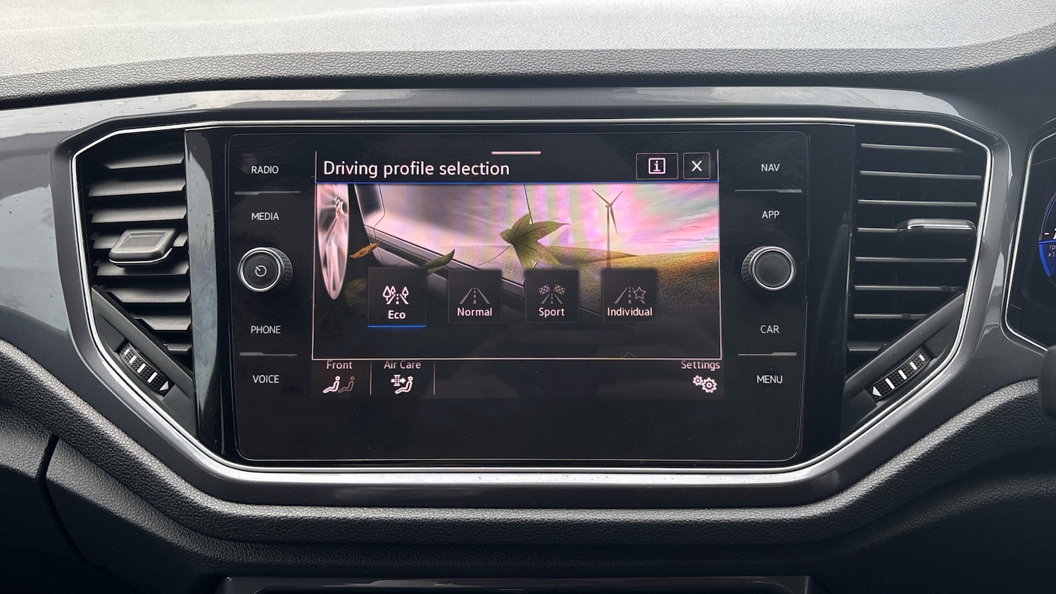 Used Volkswagen T-Roc 2020 for sale - 76980723: Photo 44