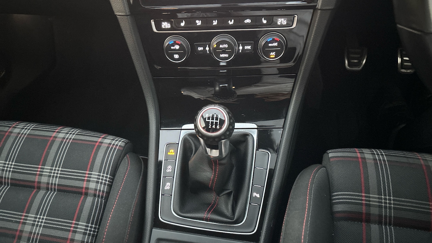 Used Volkswagen Golf 2018 for sale - 76510608: Photo 35