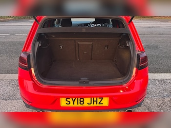 Used Volkswagen Golf 2018 for sale - 76510608: Photo