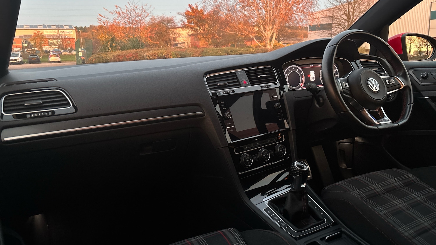 Used Volkswagen Golf 2018 for sale - 76510608: Photo 9