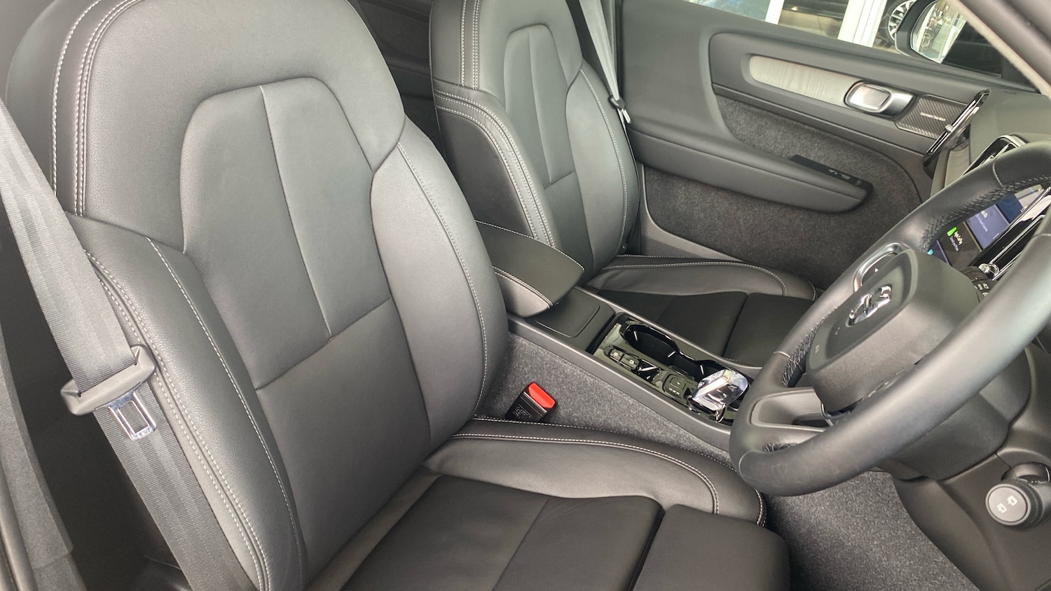 Used Volvo XC40 2024 for sale - 76371776: Photo 9