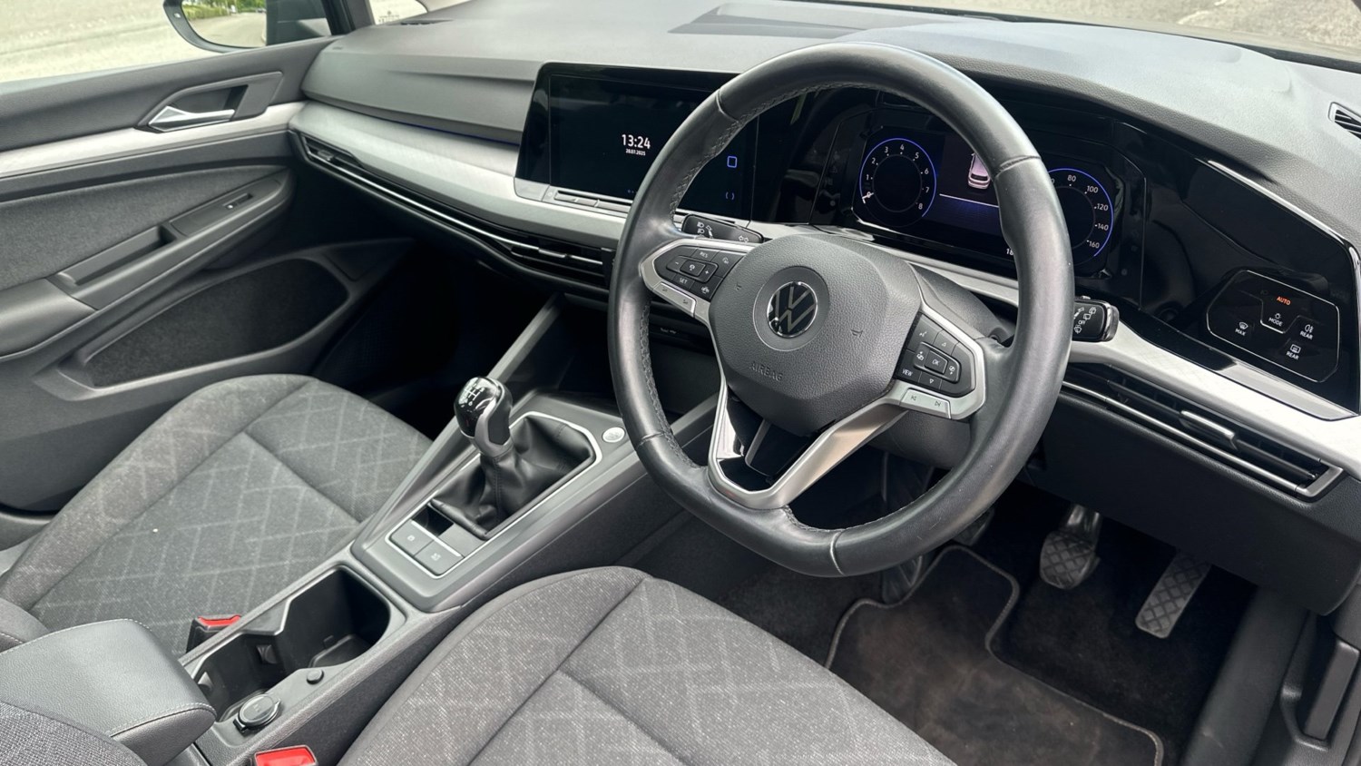 2022 Volkswagen Golf 1.5 TSI Life 5dr Petrol Hatchback Hatchback Petrol Manual - Picture 11 of 24