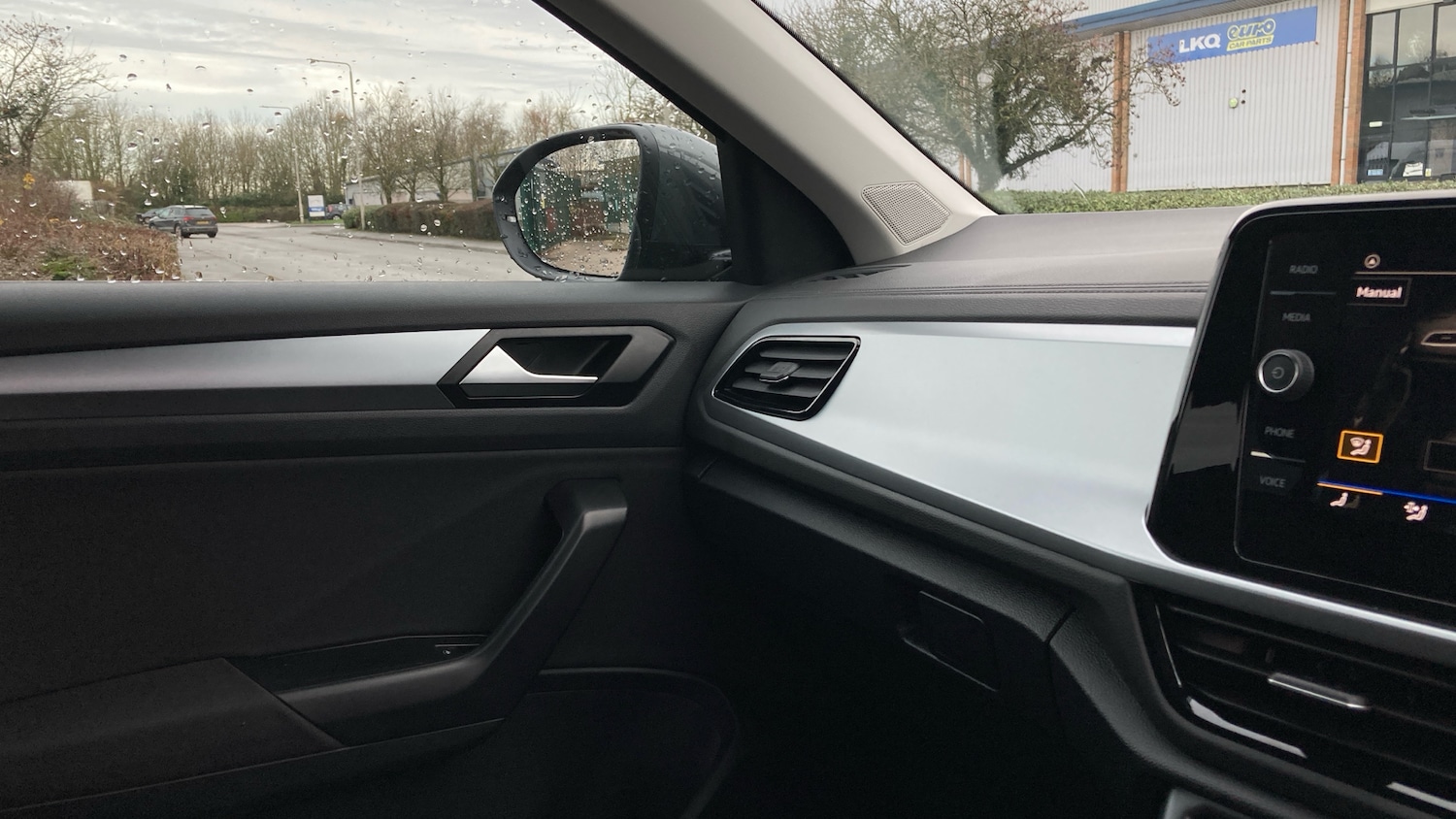 Used Volkswagen T-Roc 2025 for sale - 76968718: Photo 22