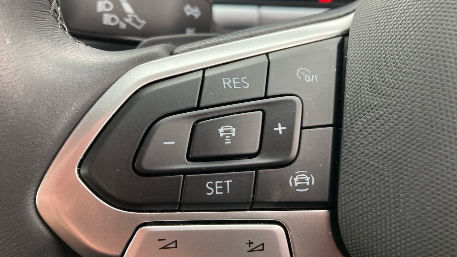 Used Volkswagen T-Roc 2025 for sale - 76968718: Photo 36