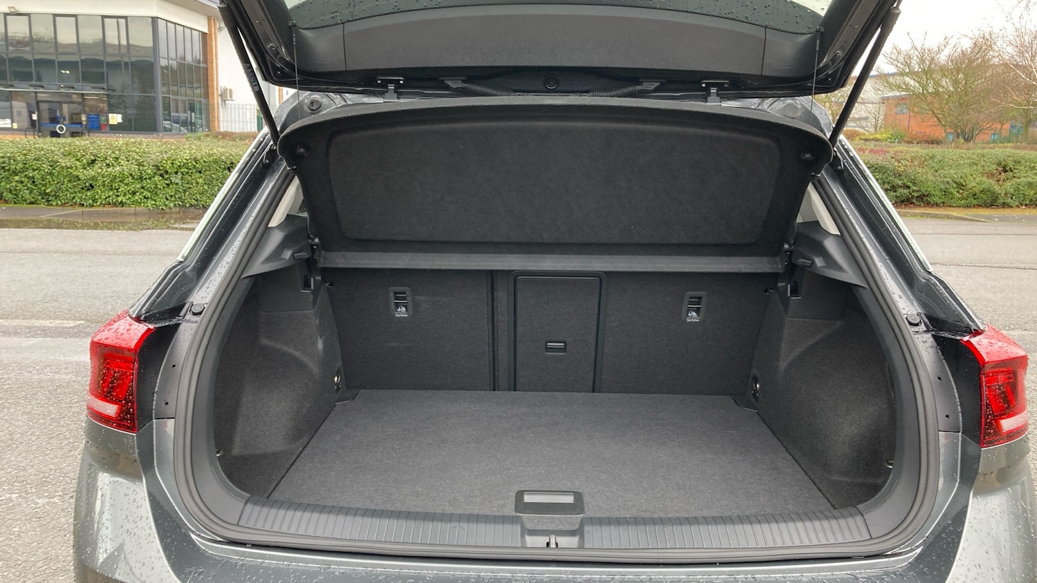 Used Volkswagen T-Roc 2025 for sale - 76968718: Photo 4