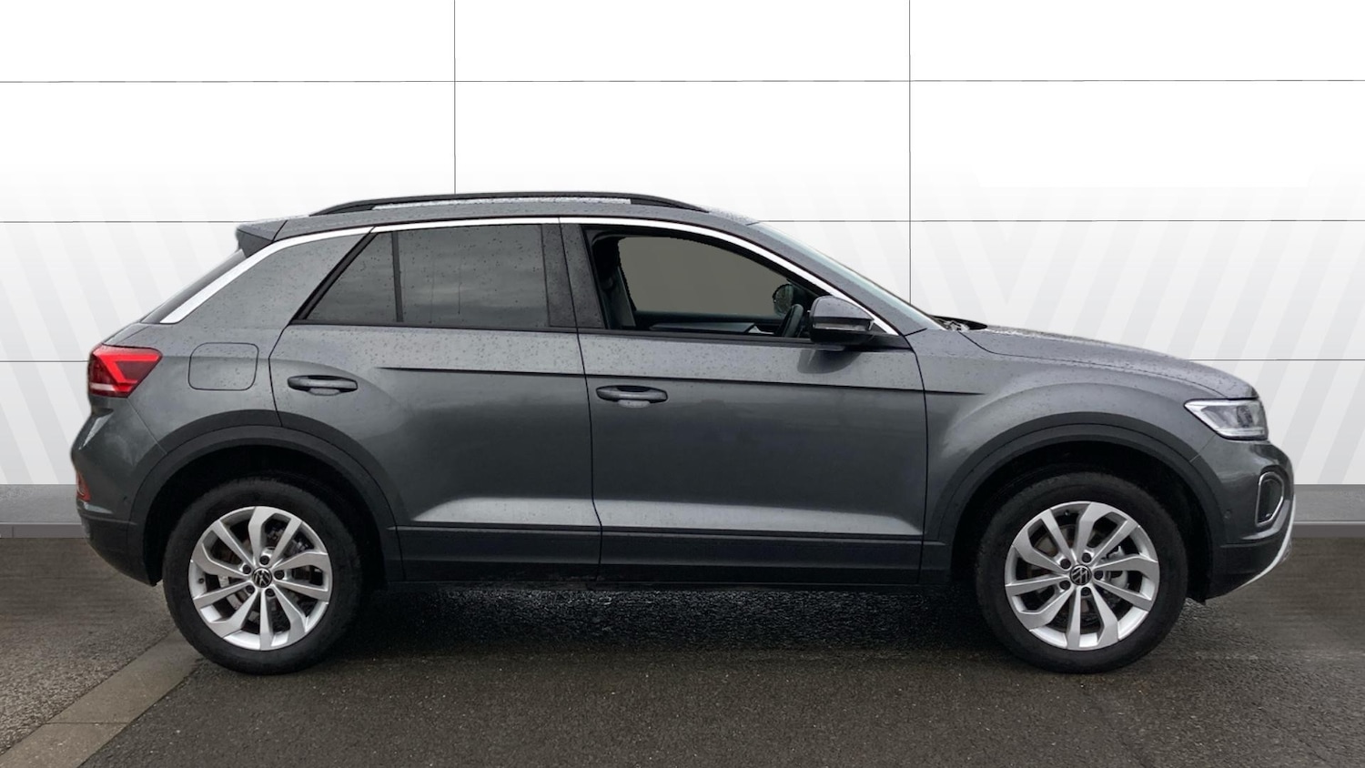 Used Volkswagen T-Roc 2025 for sale - 76968718: Photo 5