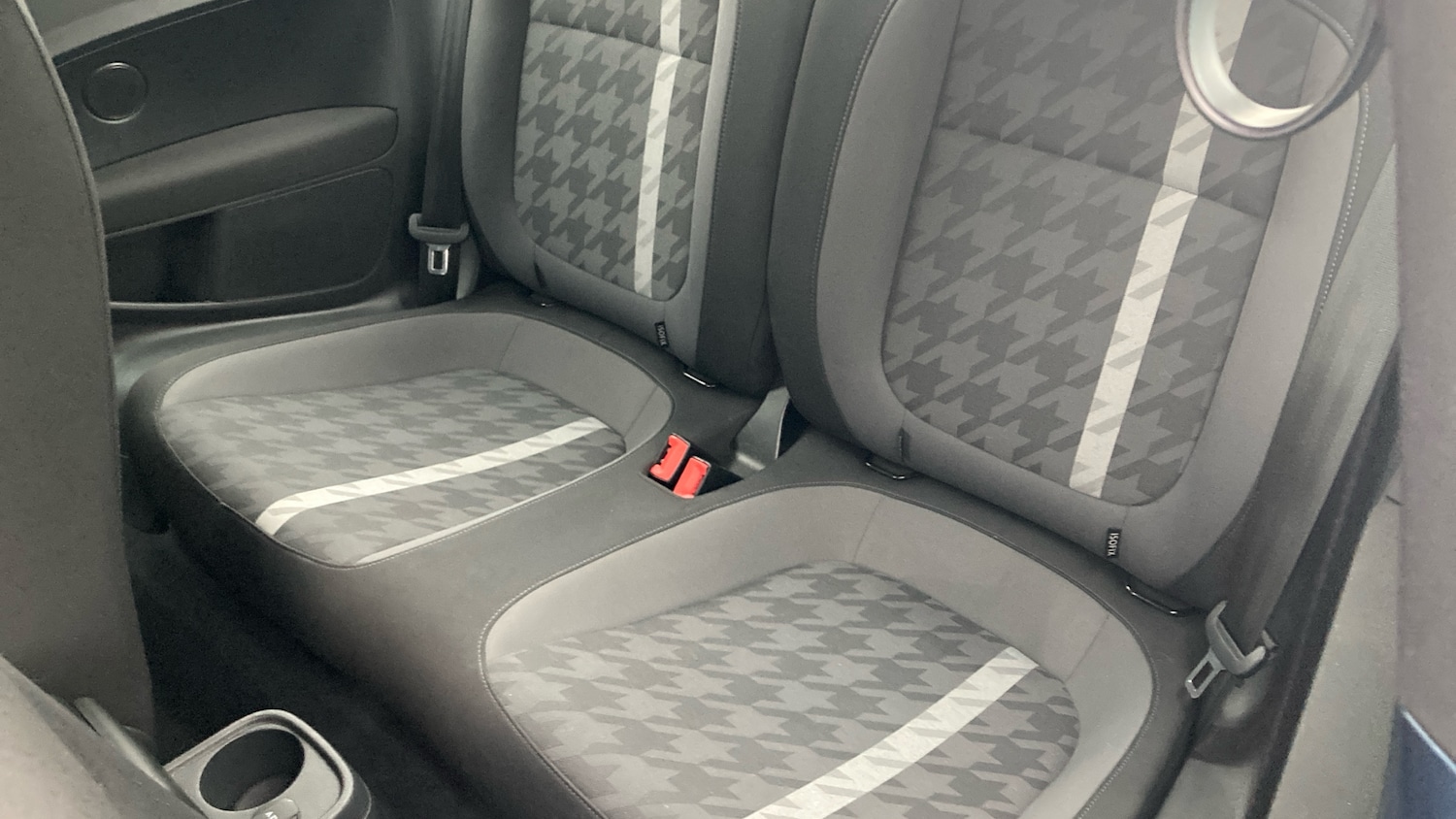 Used Volkswagen Beetle 2018 for sale - 77435620: Photo 16