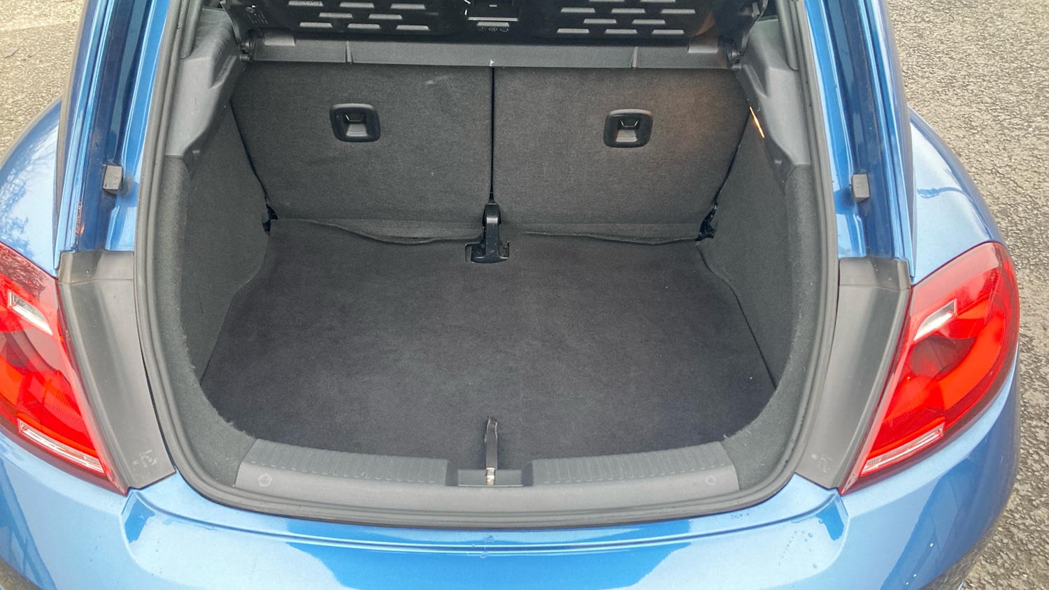 Used Volkswagen Beetle 2018 for sale - 77435620: Photo 8