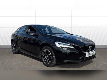 Used Volvo V40 2018 for sale - 75903856: Photo