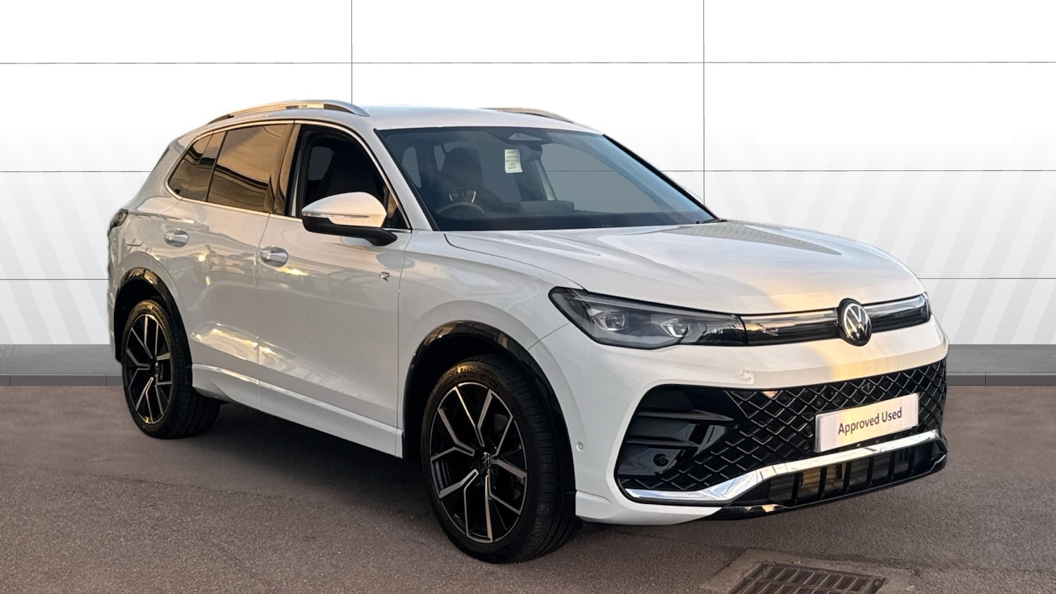 Used Volkswagen Tiguan 2024 for sale - 76640795: Photo 1