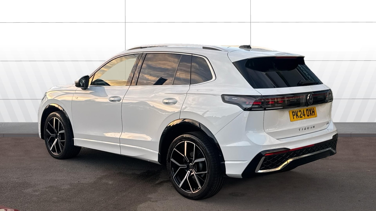 Used Volkswagen Tiguan 2024 for sale - 76640795: Photo 2