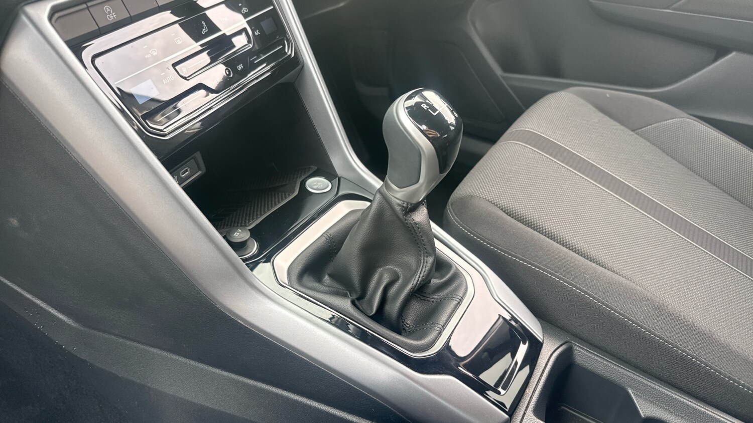 Used Volkswagen T-Roc 2025 for sale - 77532579: Photo 13