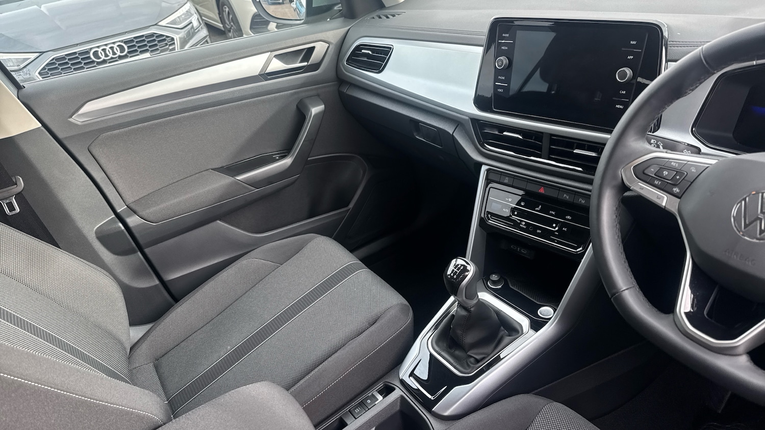 Used Volkswagen T-Roc 2025 for sale - 77532579: Photo 14