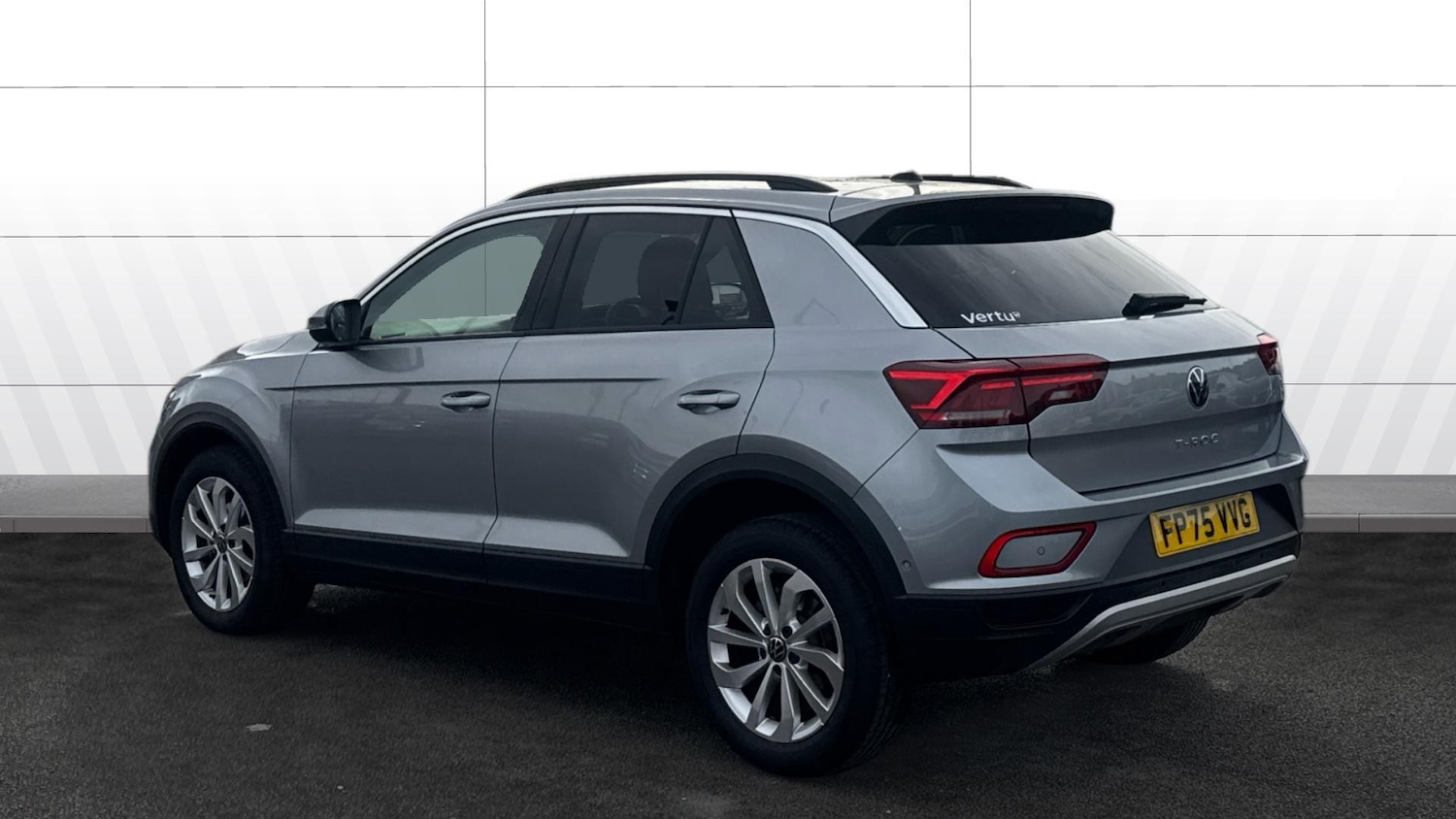 Used Volkswagen T-Roc 2025 for sale - 77532579: Photo 2